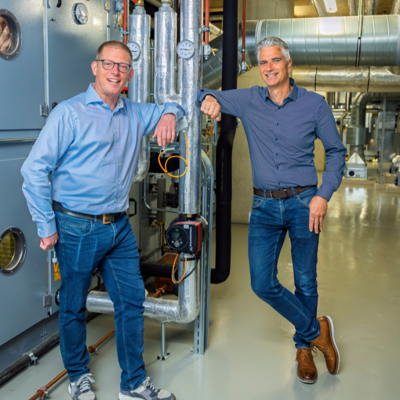 Zo bouw je samen een loopbrug in een werkend ziekenhuis