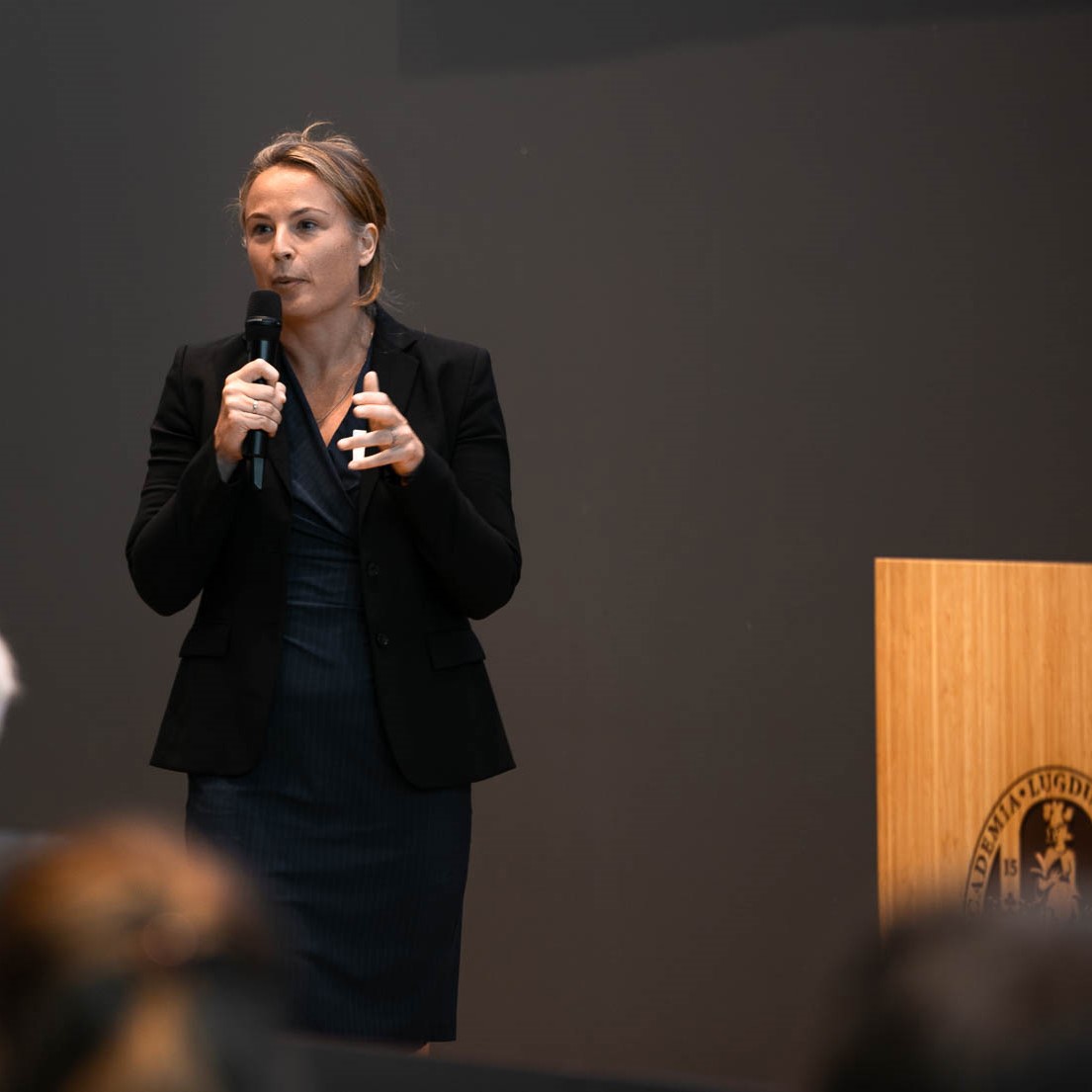 Host Eline de Vries, PhD (Assistant Professor at LUMC and BUNDLE)