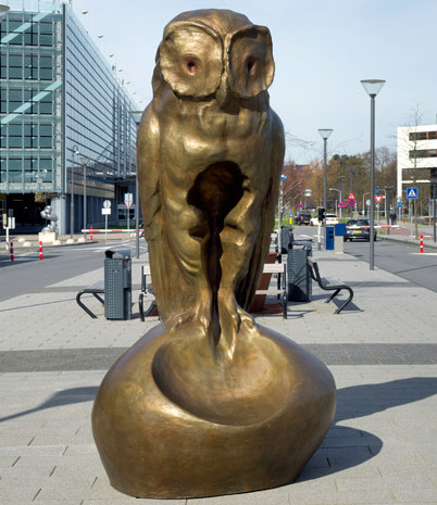 Johan Creten, Le grand Vivisecteur, brons, 299 x 137 cm. (2015)