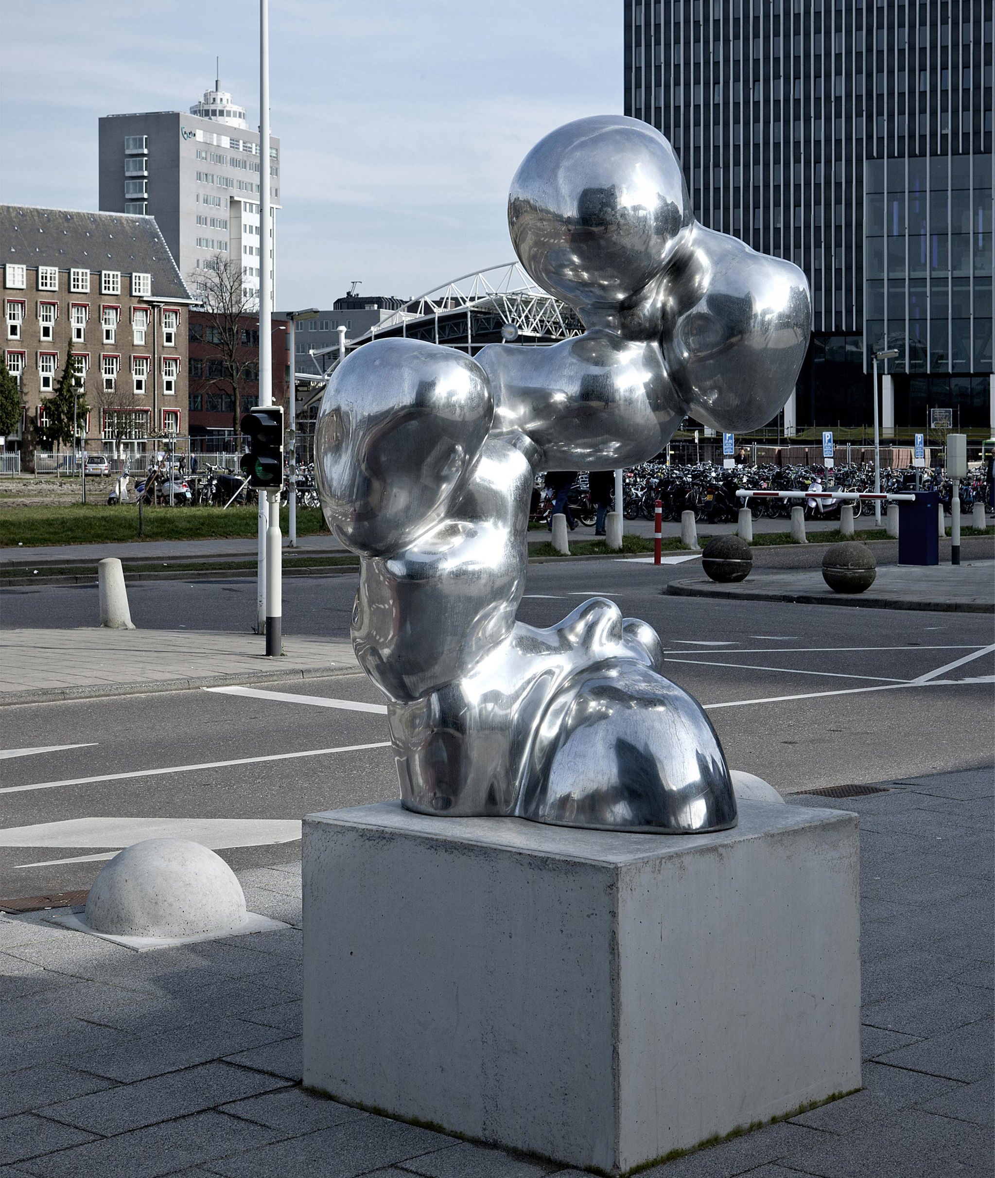Johan Tahon, Dew, steengoed (keramiek), 75 x 30 x 25 cm. (2019)
