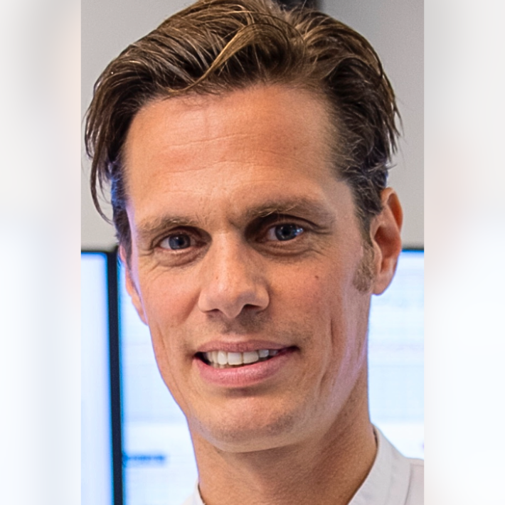 Portretfoto van Thomas van den Akker Portretfoto van Thomas van den Akker