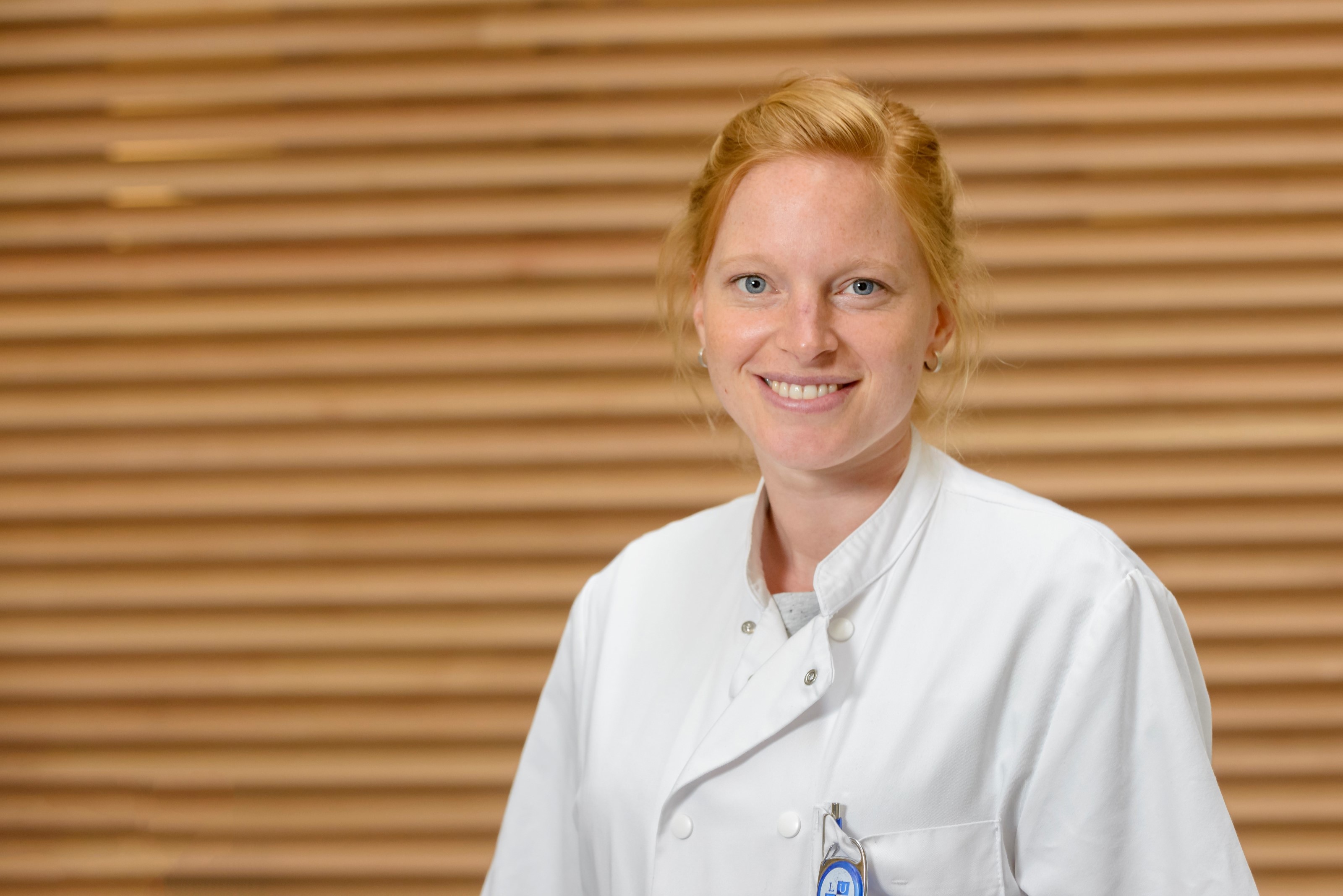 Julie Rutten, Postdoc onderzoeker en arts in opleiding tot Klinisch Geneticus "De kracht van onze onderzoeksgroep is dat wij niet alleen werken aan therapieontwikkeling in het laboratorium, maar ook klinisch onderzoek doen en zelf de pati