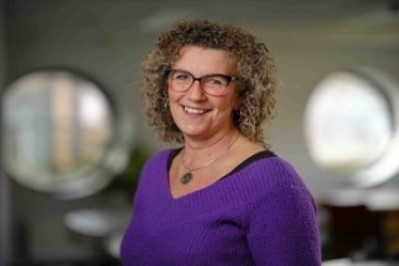 Antoinette de Jong - Zorgmanager Curium - LUMC
Ik ben al dertig jaar werkzaam in de kinder- en jeugdpsychiatrie. Al 20 jaar daarvan werk ik bij Curium, in verschillende functies, behandelcoördinator, orthopedagoog en nu zorgmanager. In de loop der jaren is er steeds minder geld beschikbaar voor randvoorwaardelijke zaken, die o zo belangrijk zijn voor de behandeling van onze kinderen en jongeren. Fijn om ons belangrijk werk onder de aandacht te kunnen brengen.