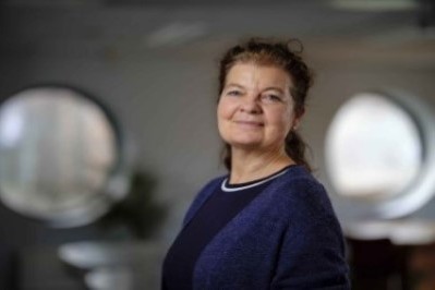 Willeke van den Oudenrijn - Organisatorisch Manager
Met veel hart voor onze doelgroep draag ik -samen met andere collega’s - zorg voor de organisatorische kant van onze hoogspecialistische J-GGZ zorg. Als wij ons werk goed doen dan kunnen onze zorgprofessionals onder de juiste omstandigheden excelleren in hun werk met onze complexe doelgroep. Een ‘extraatje’ kunnen onze kinderen en jongeren zo goed gebruiken. Het is bijzonder waardevol als u daarin kan bijdragen.