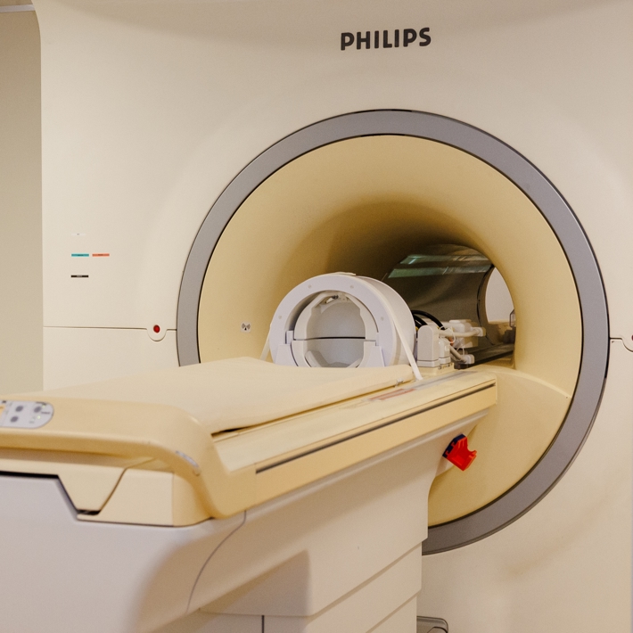 MRI scanner with a field strength of 7 Tesla