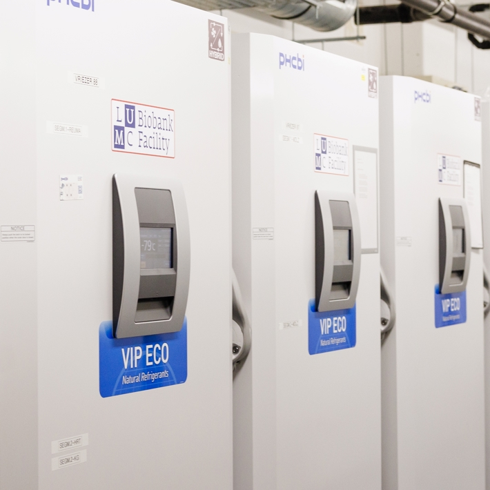 Ultra-Low Temperature Freezers - working space
