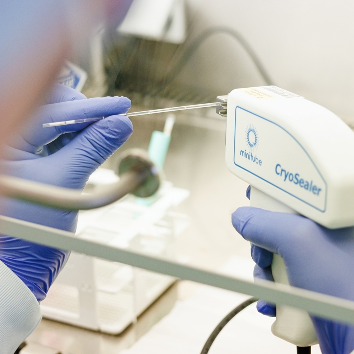 Sealing of a cryotube, protecting embryos and sperm