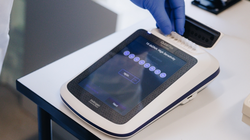 Qubit fluorometer
